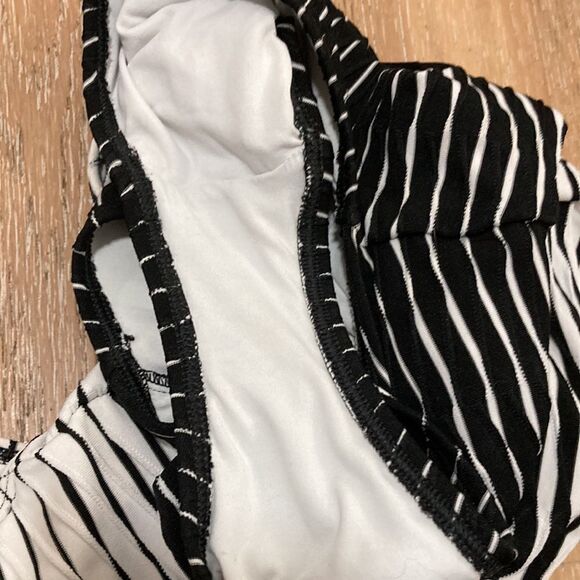 La Blanca black and white bathing suit -10 - Picture 5 of 10